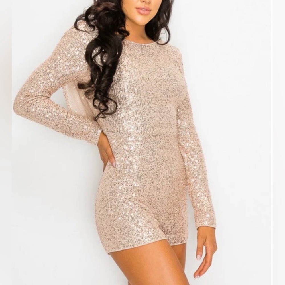 Privy Gold Sequin Open Back Long Sleeve Lined Romper Large New with tags